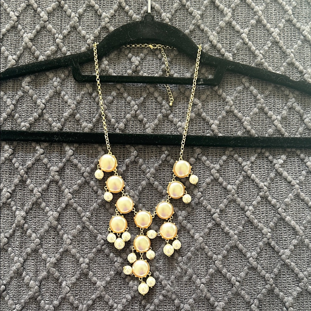 Elegant Gold and Cream Necklace